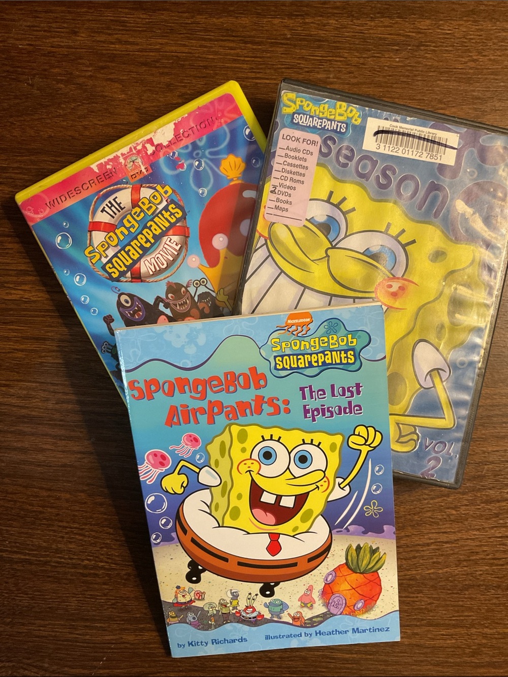 SpongeBob movie, Season 6 V2 DVDs + SpongeBob Airpants:Lost Episode chapter book